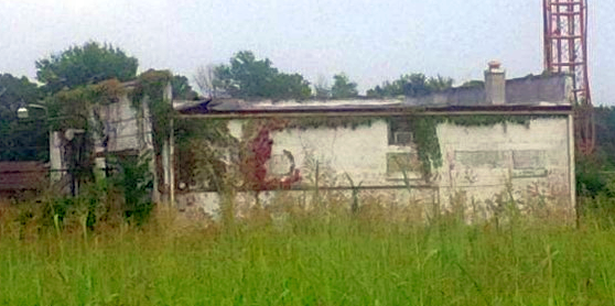 Station with the roof peeling off